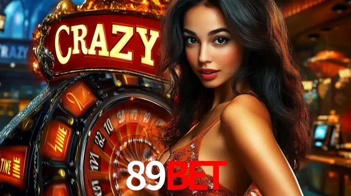 Mulher glamourosa olhando para a câmera com a roda vermelha do Crazy Time ao fundo em um ambiente de cassino, destacando a emoção dos jogos ao vivo no 89BET.
